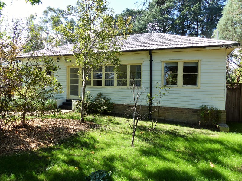 68 Valley Road, Wentworth Falls, NSW 2782