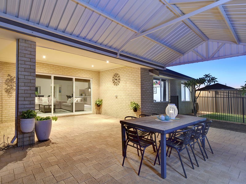 10 Dillwynia Bend, Banksia Grove, WA 6031 - Realestate.com.au