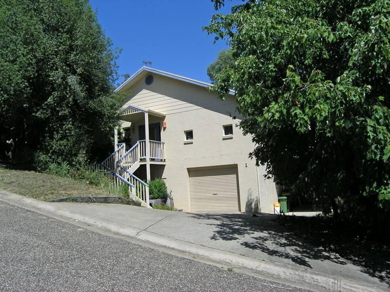 1 Woodlands Grove, Bright, Vic 3741 Property Details