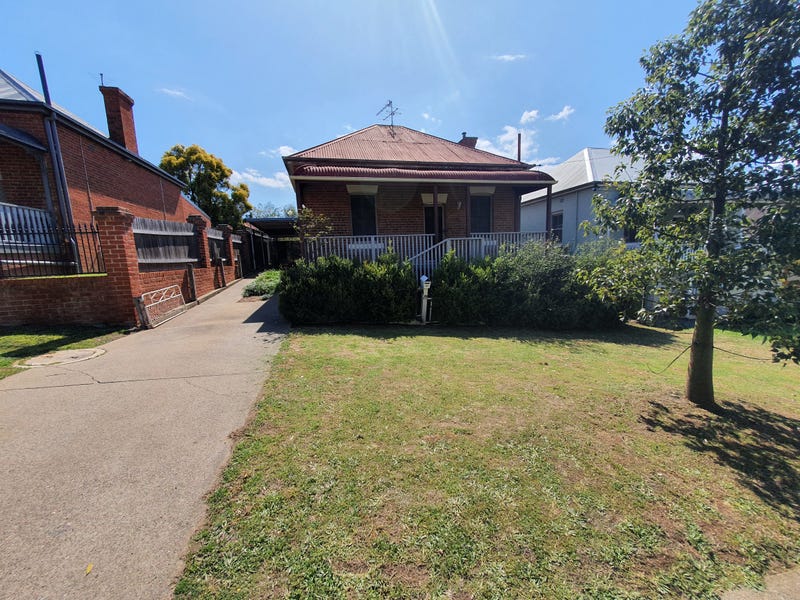 19 Gipps Street, West Tamworth, NSW 2340