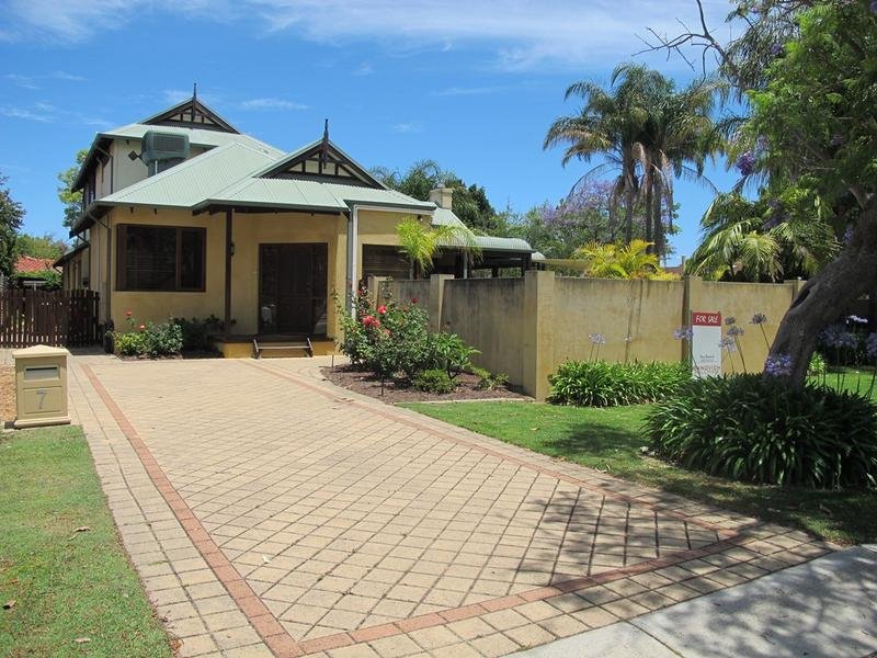 7 Gairloch Street, Applecross, WA 6153 Property Details