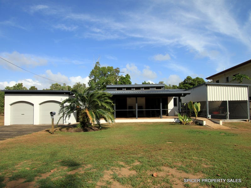 109 Taylor Street, Tully Heads, QLD 4854