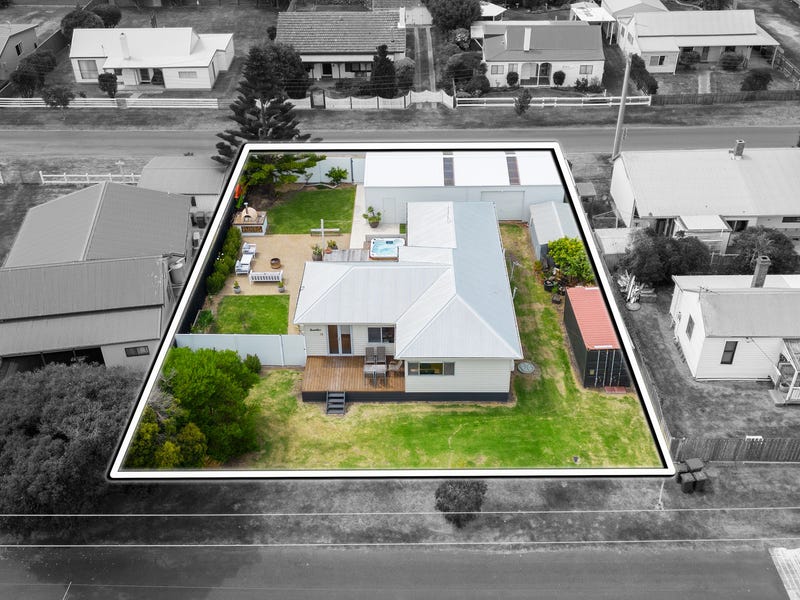13 Buckley Street, Seaspray, Vic 3851 House for Sale