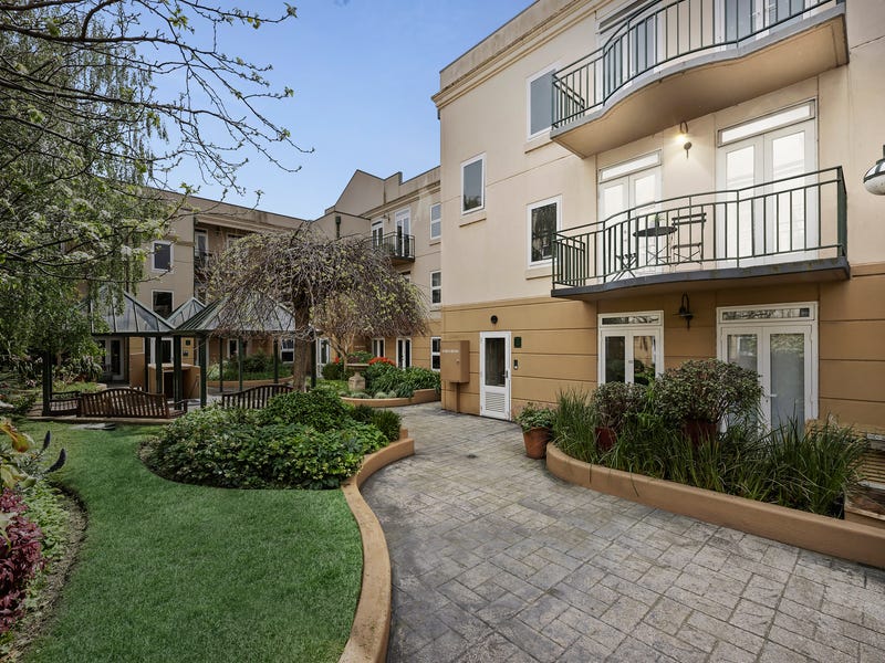 Real Estate & Property for Auction in Melbourne, VIC 3000 (+3 locations