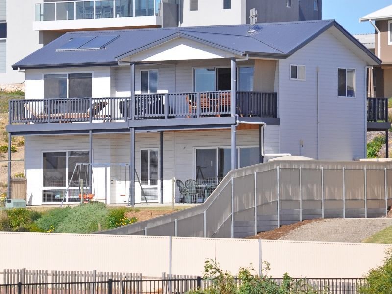 14 Hero Avenue, Middleton, SA 5213