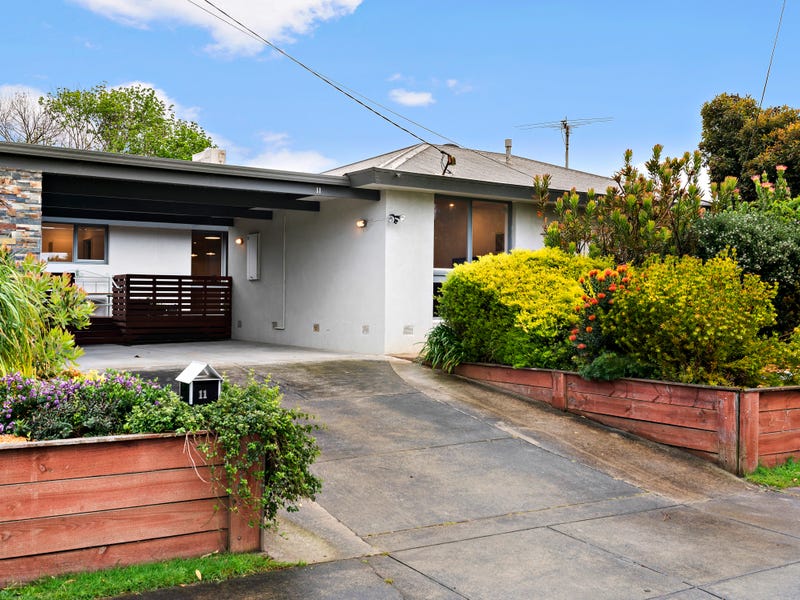 11 Minton Drive, Frankston, Vic 3199 Property Details