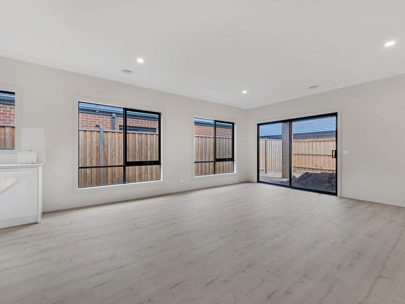 229 St Germain Boulevard, Clyde North, VIC 3978