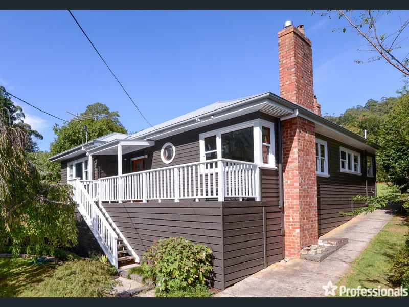 12 La La Avenue, Warburton, VIC 3799