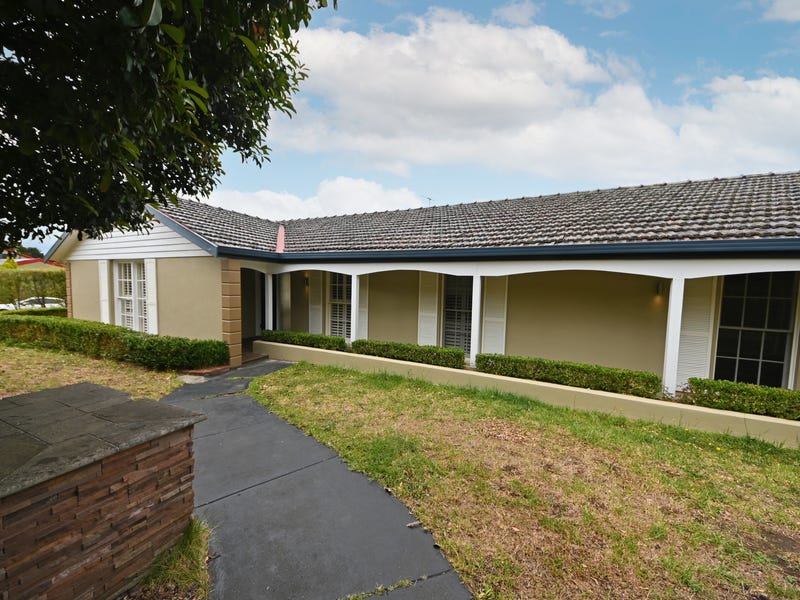 9 Highwood Drive, Wheelers Hill, VIC 3150