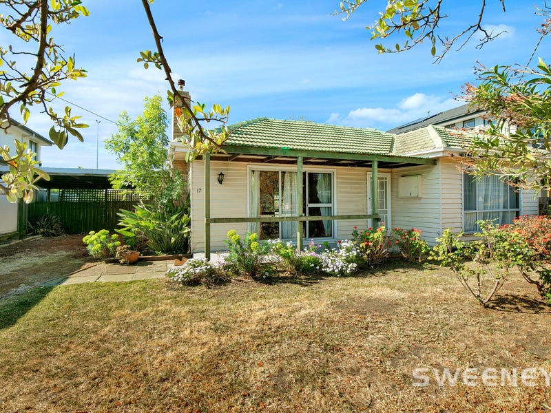 17 Stirling Avenue, Seaholme, Vic 3018 House for Sale