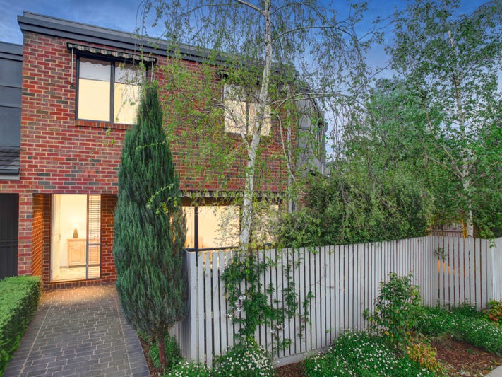 2D Pakenham Street, Blackburn, VIC 3130