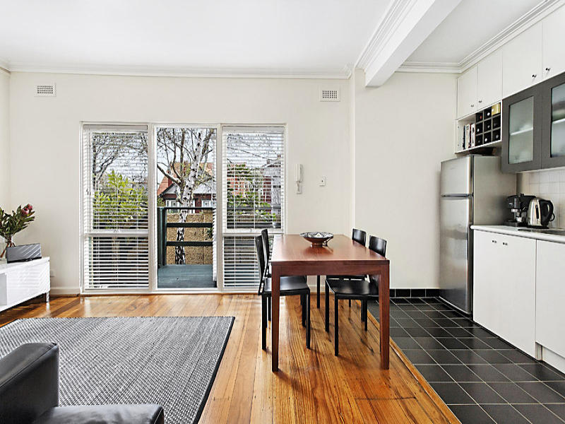 2/48 Tennyson Street, Elwood, Vic 3184 Property Details