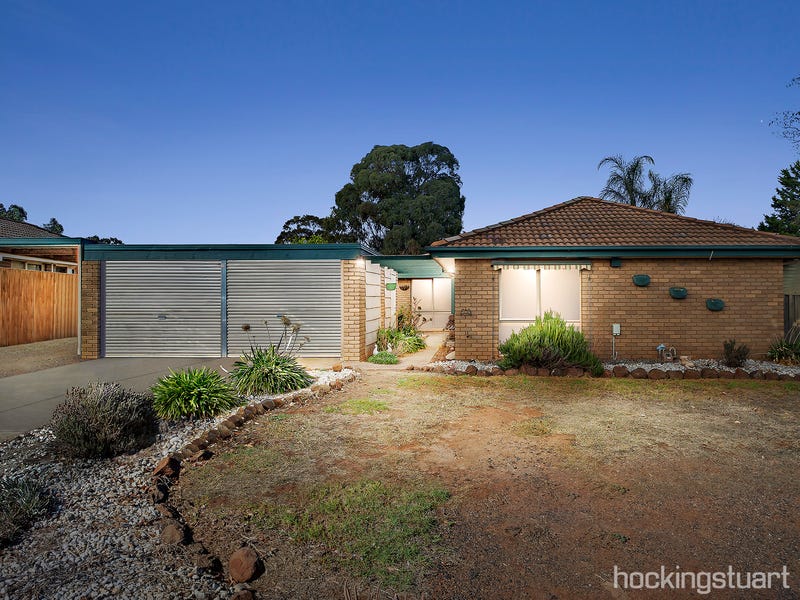 17 Mckinnon Court, Melton West, VIC 3337