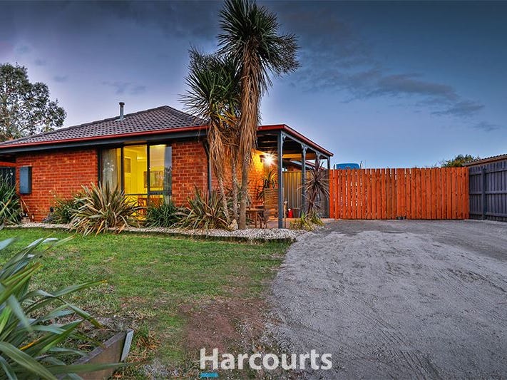 6 Bridle Place, Pakenham, Vic 3810 Property Details