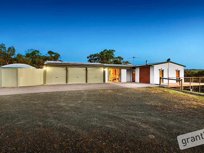 979 Toomuc Valley Road, Pakenham Upper, VIC 3810