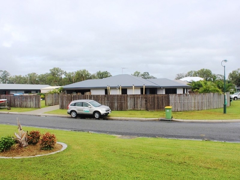 6 Leonie Court, Armstrong Beach, QLD 4737