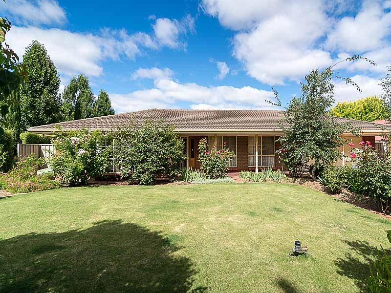 10 Elm Drive, Oakbank, SA 5243