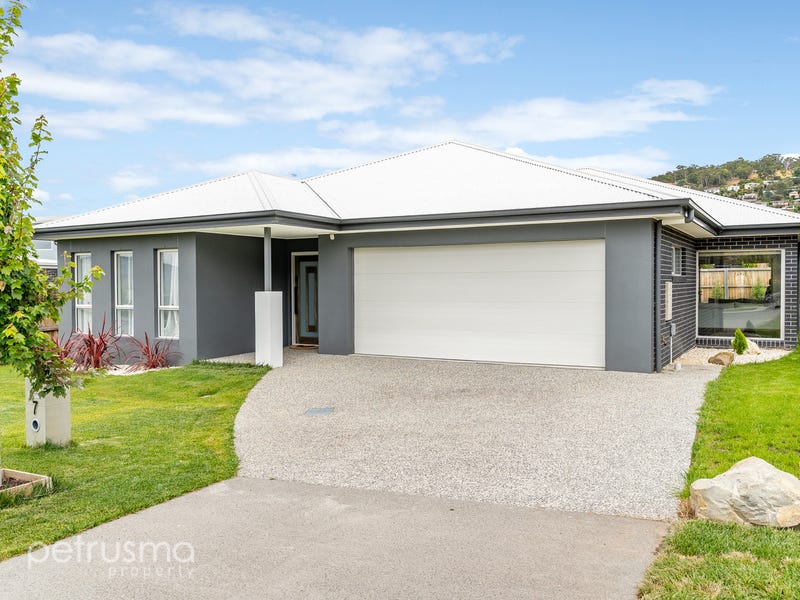 7 Dowding Cres, New Town, TAS 7008