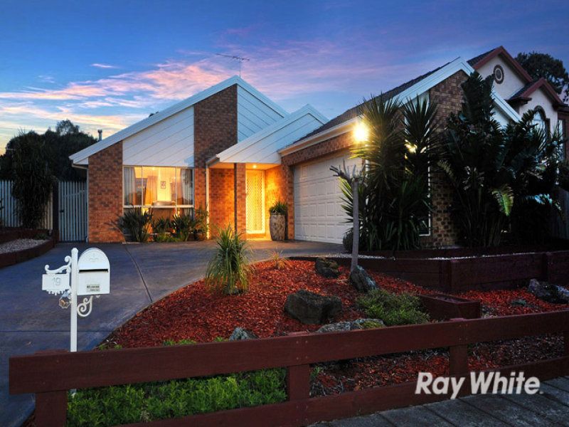 19 Henry Lawson Drive, Lynbrook, VIC 3975