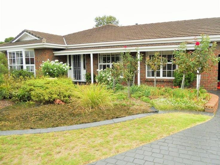 15 Bartlett Drive, Novar Gardens, SA 5040