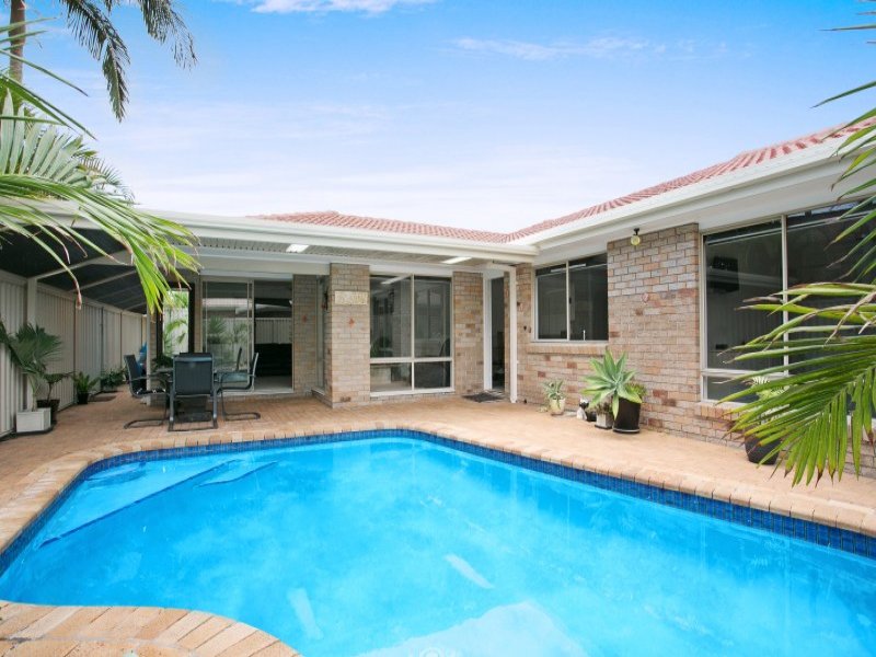 8 Prinia Place, Burleigh Waters, QLD 4220 - realestate.com.au