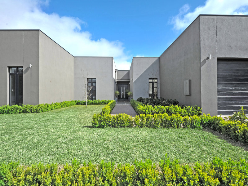 46 Faversham Avenue, Lake Gardens, VIC 3355