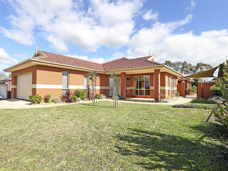 13 University Drive, Highton, Vic 3216 Property Details