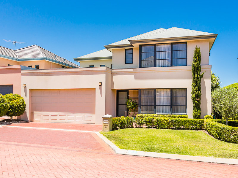 27 Halliday Grove, Hillarys, WA 6025 Property Details