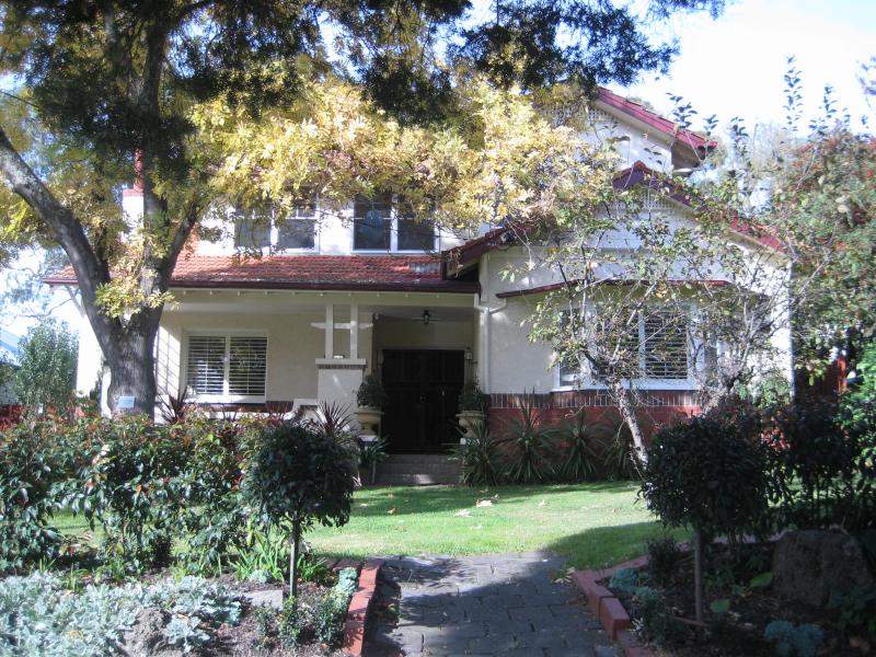 28 Logan Street, Canterbury, VIC 3126