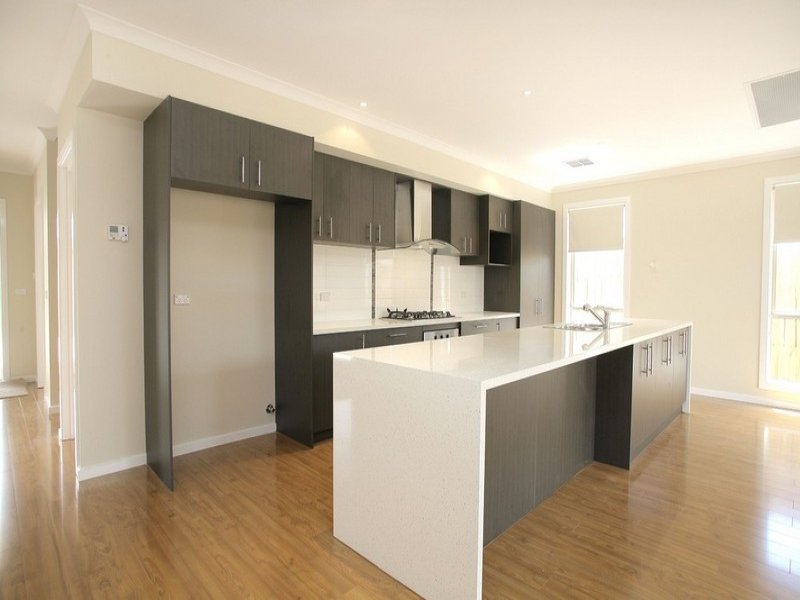 2/6 Lambourne Avenue, Rowville, VIC 3178