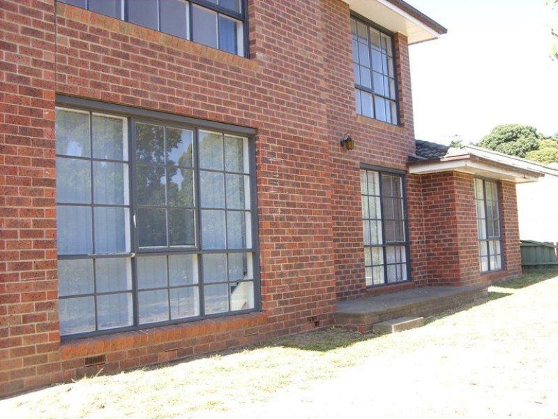 11 Bemersyde Drive, Berwick, Vic 3806 Property Details