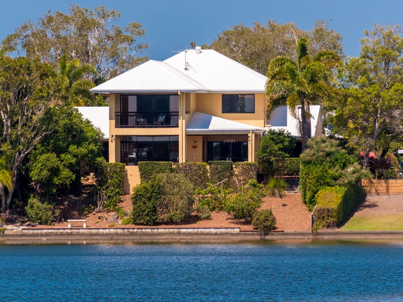 25 Barrier Reef Drive, Mermaid Waters, QLD 4218