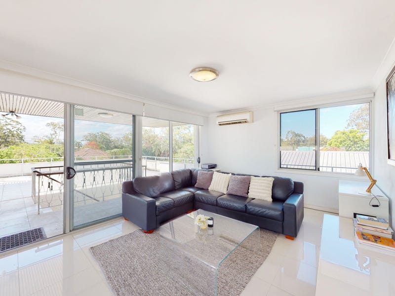 3/257 Hawken Drive, St Lucia, QLD 4067