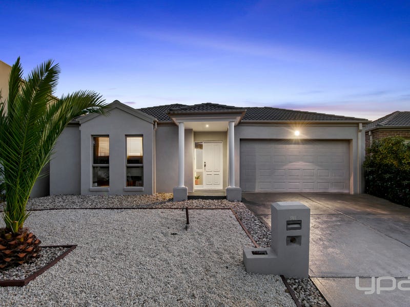 47 Clarendon Wynd Caroline Springs Vic 3023 House For Sale Realestate Com Au