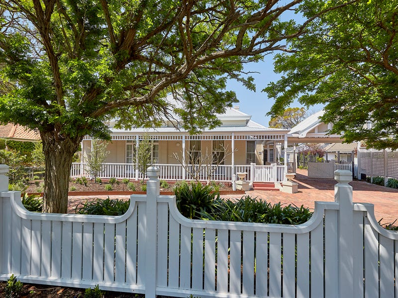 33 Bay Road, Claremont, WA 6010