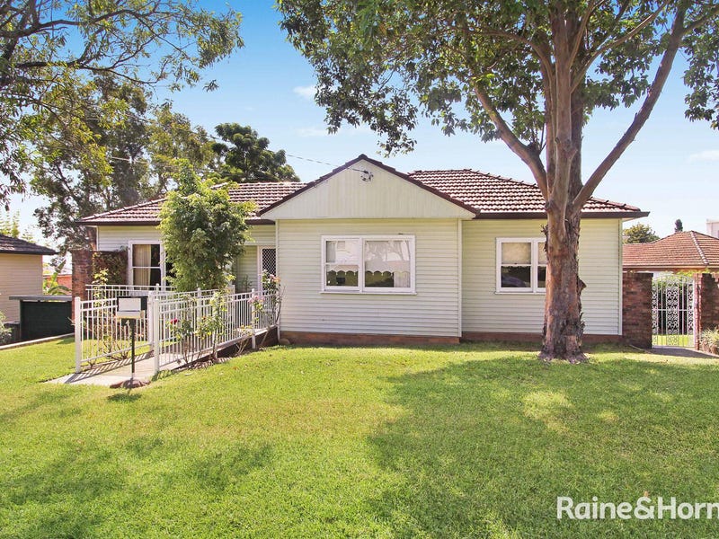 4 Glenavon Avenue, Beverly Hills, NSW 2209