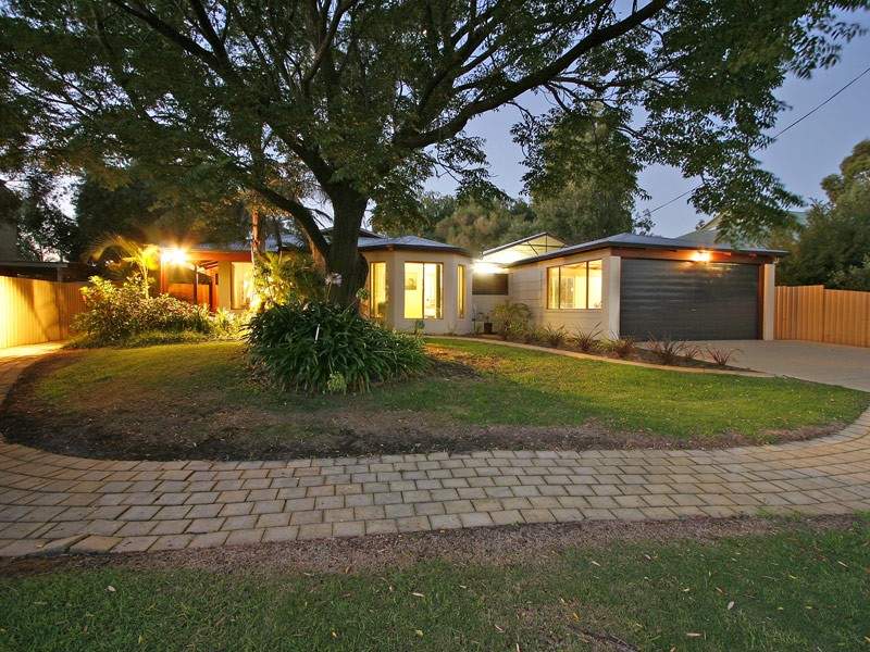 11 Elderberry Drive, South Lake, WA 6164