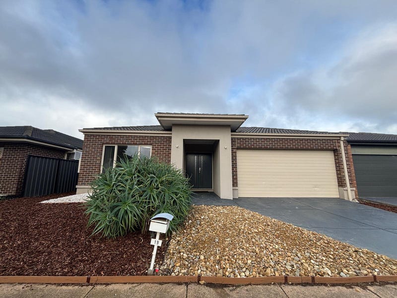 19 Luxford Drive, Point Cook, VIC 3030 - realestate.com.au