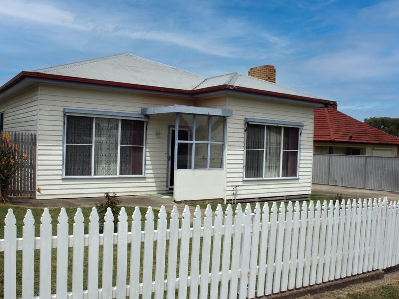 28 Russell Street, Casterton, Vic 3311 Property Details