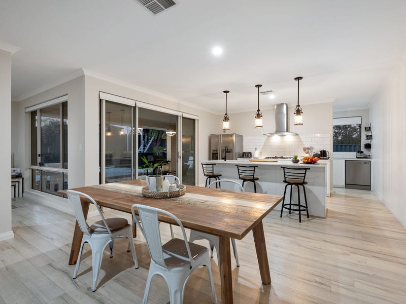 17 Mackay Way, Hillarys, WA 6025