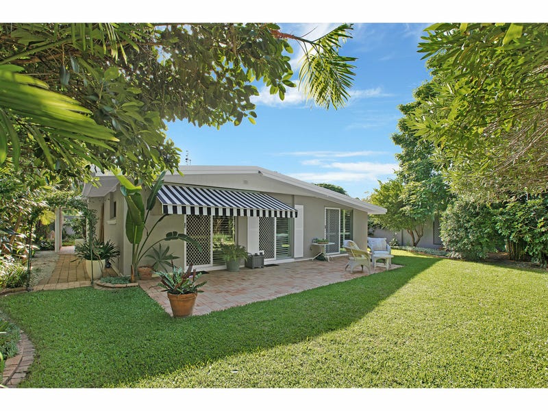 57 Savoy Drive, Broadbeach Waters, QLD 4218