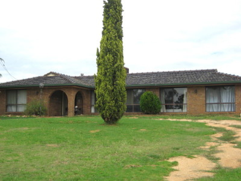 160 Bourkes Lane, Young, NSW 2594
