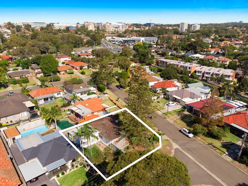 6 Goodacre Avenue, Miranda, NSW 2228 Property Details