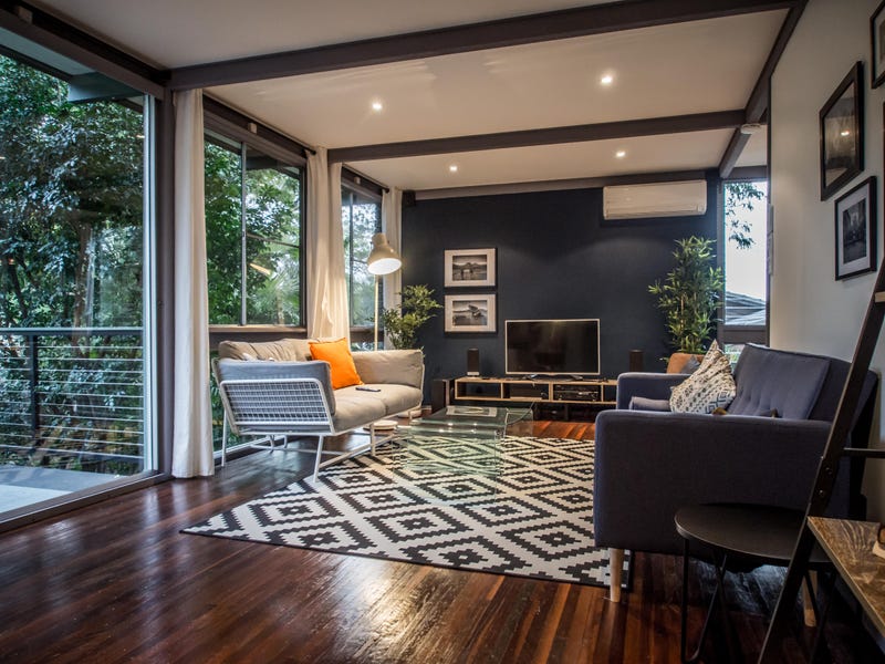 8 Algona Street, Holland Park West, QLD 4121