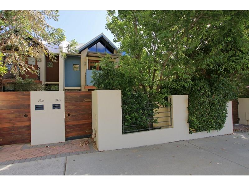 18/2 Quintilian Road, Mount Claremont, WA 6010