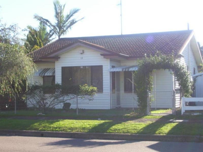 13 Ross Street, Belmont, NSW 2280