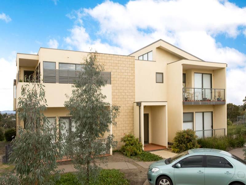 3-30-diamond-boulevard-greensborough-vic-3088-property-details