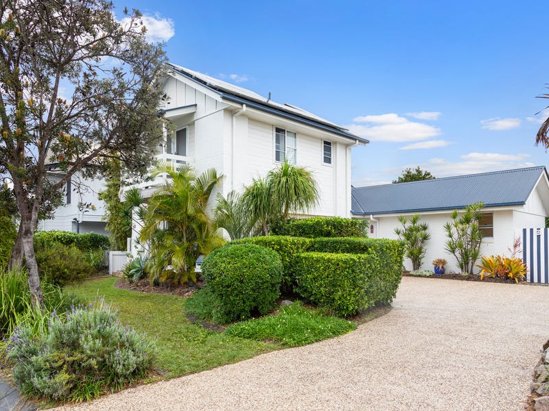 8 Lakedrive Crescent, Marcoola, Qld 4564 Property Details