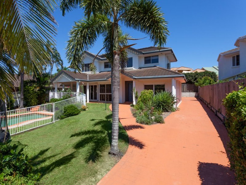 15 Amersham Crescent, Carindale, Qld 4152 Property Details