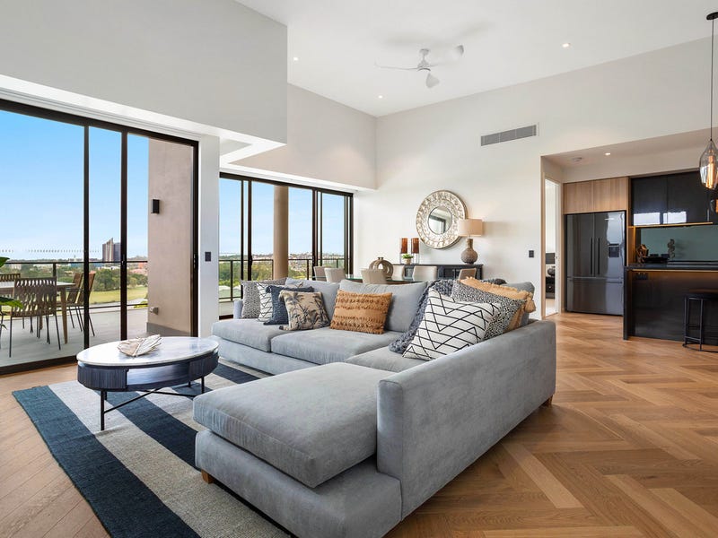 705/601 The Glades Drive, Robina, Qld 4226 Property Details